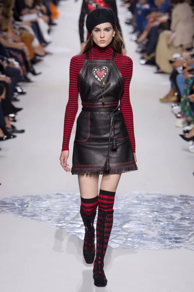 Look 39